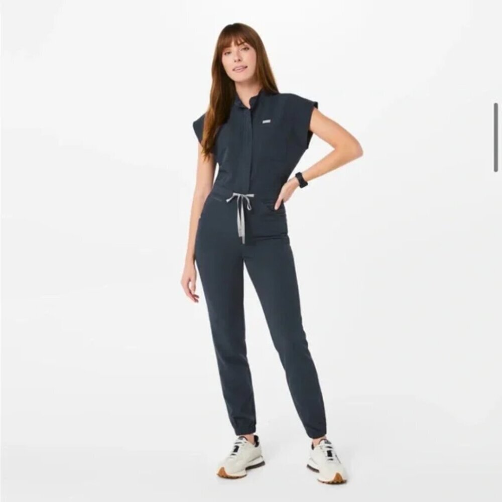 NEW Figs Rafaela Cargo Scrub Jumpsuit Size XS - Picture 1 of 8